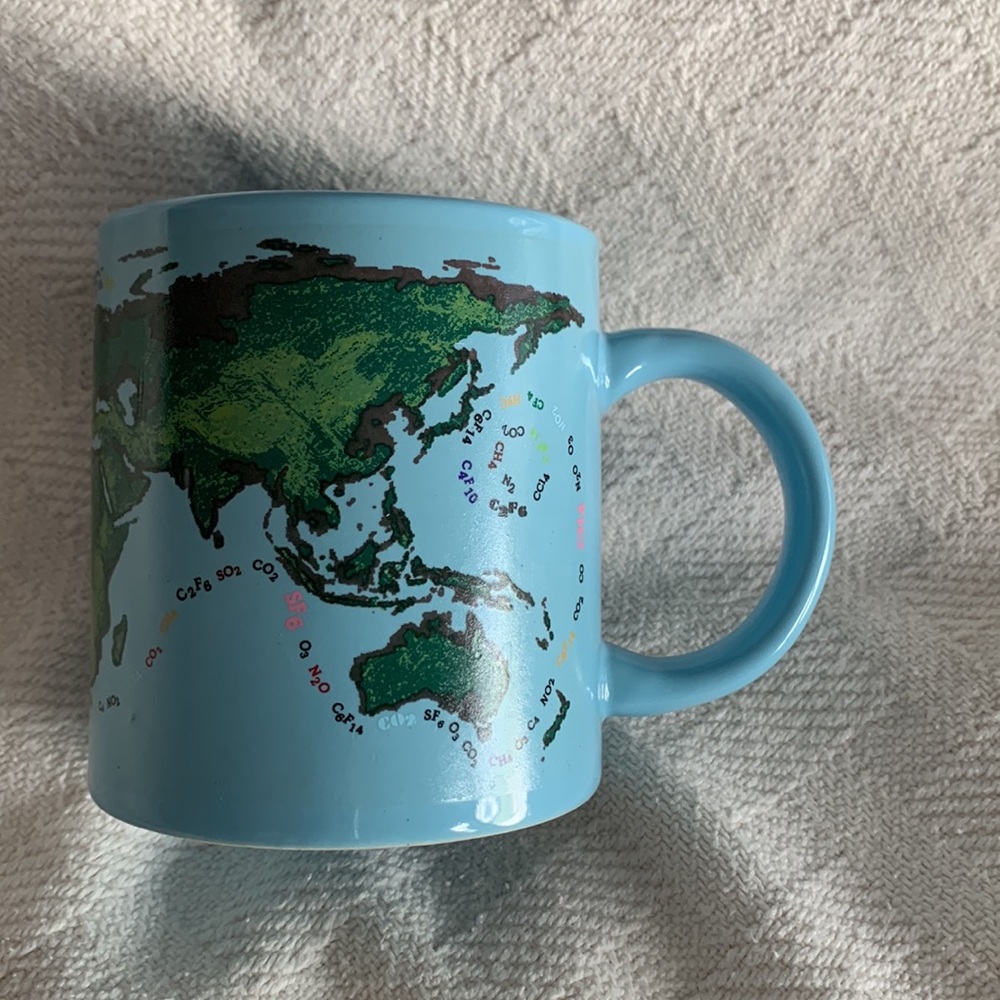 Unemployed Philosophers Guild Global Warming Color Change World Map Mug # 1429
